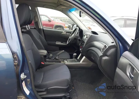 2011 Subaru Forester 2.5X Premium из США, поврежденный, VIN JF2SHADC8BH744446